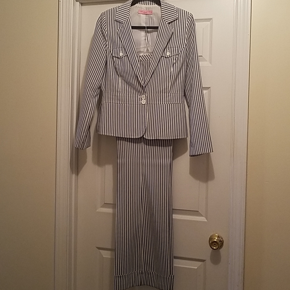 View  Collections 2 piece suit